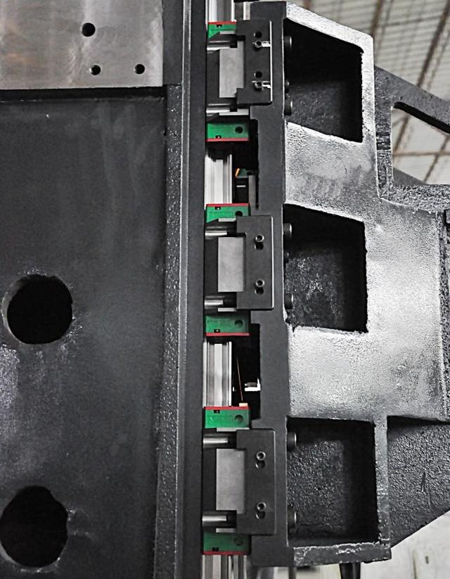 如何選擇一臺(tái)高效的立式加工中心？(圖3)